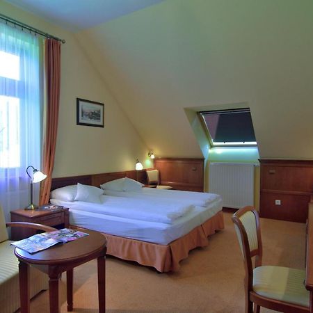 Hotel Stefania Krynica Zdroj Exterior photo